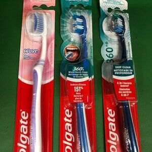 LOT of 3 COLGATE Wave ULTRA SOFT & 360 SOFT Toothbrush